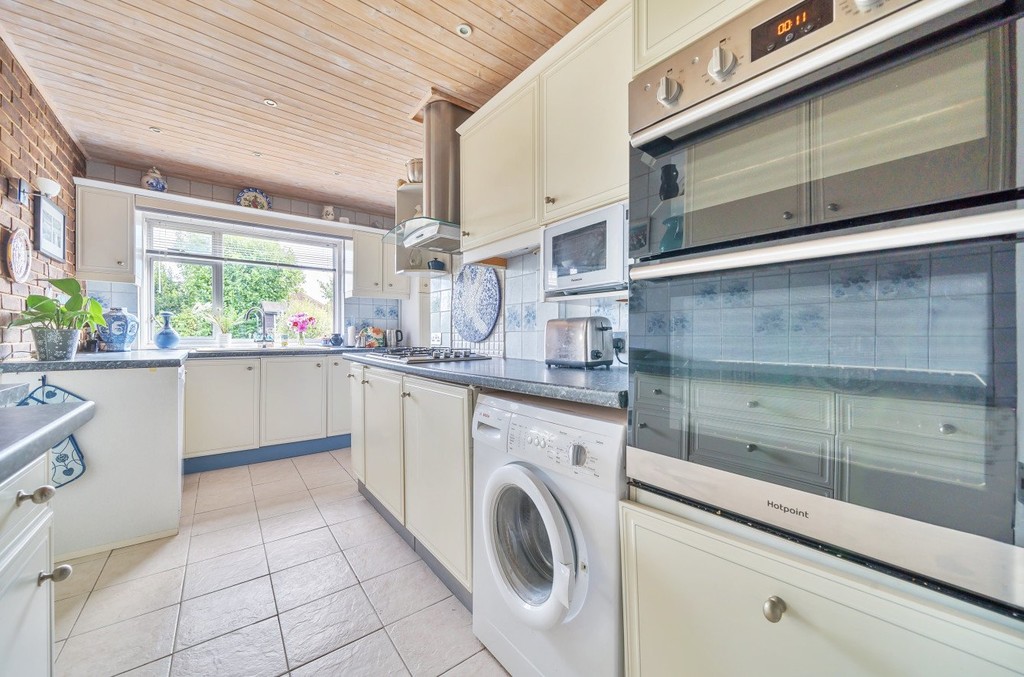 4 bed semi-detached house for sale in Lewis Road, Sidcup  - Property Image 4