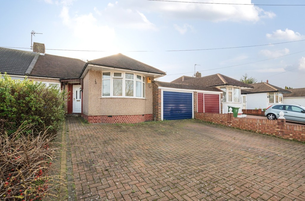 2 bed semi-detached bungalow for sale in Longmead Drive, Sidcup - Property Image 1