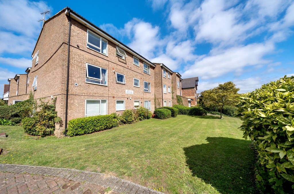 1 bed ground floor flat for sale in Carlton Road, Sidcup  - Property Image 1