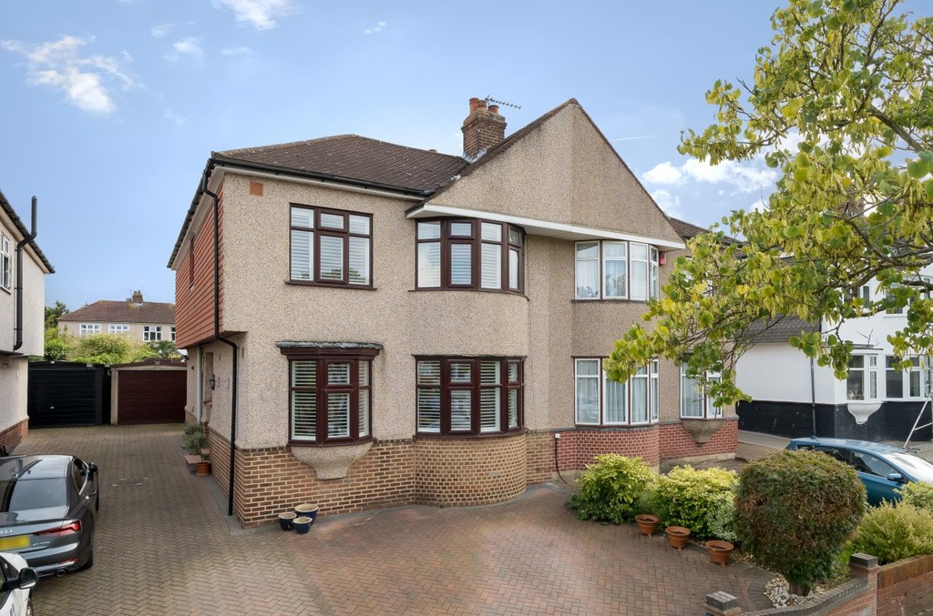 4 bed semi-detached house for sale in Collindale Avenue, Sidcup  - Property Image 1