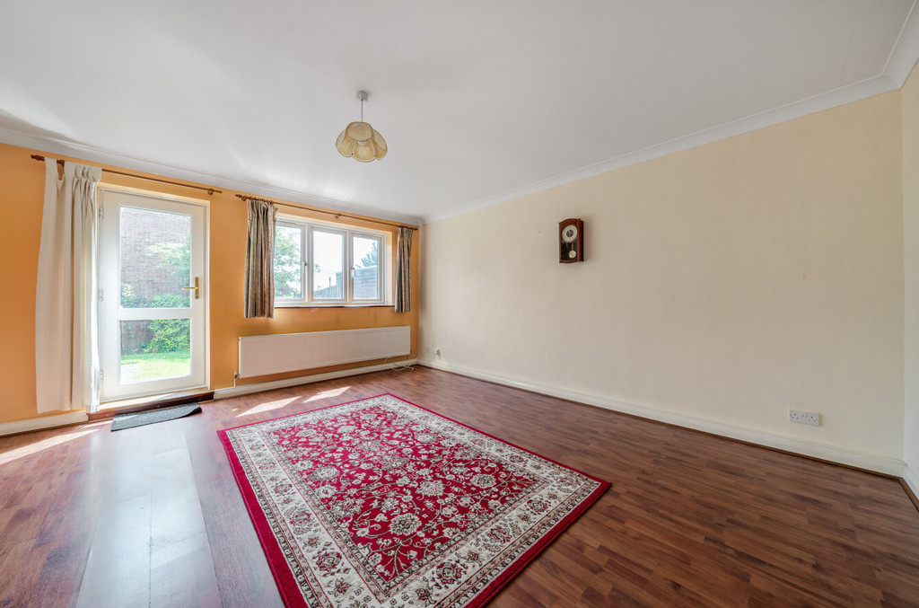 3 bed semi-detached house for sale in Hengrove Court, Bexley  - Property Image 2