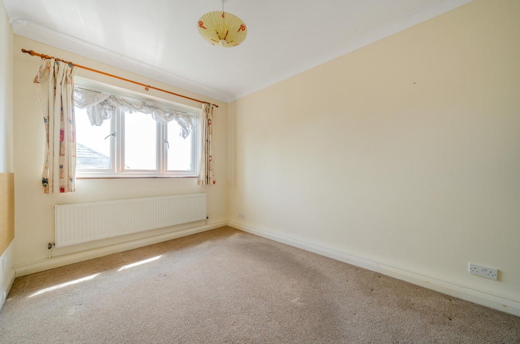 3 bed semi-detached house for sale in Hengrove Court, Bexley  - Property Image 17