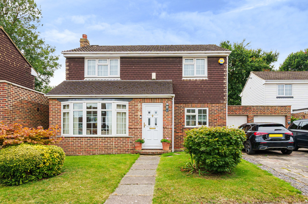 3 bed detached house for sale in Austral Close, Sidcup - Property Image 1