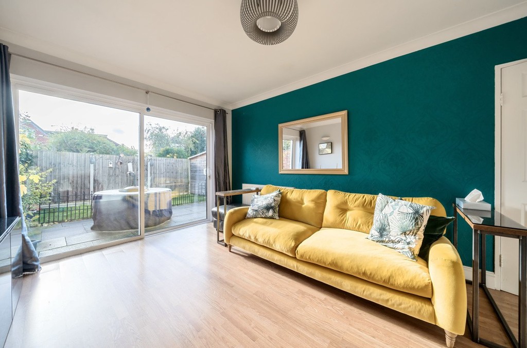 2 bed ground floor maisonette for sale in Esher Close, Bexley  - Property Image 4
