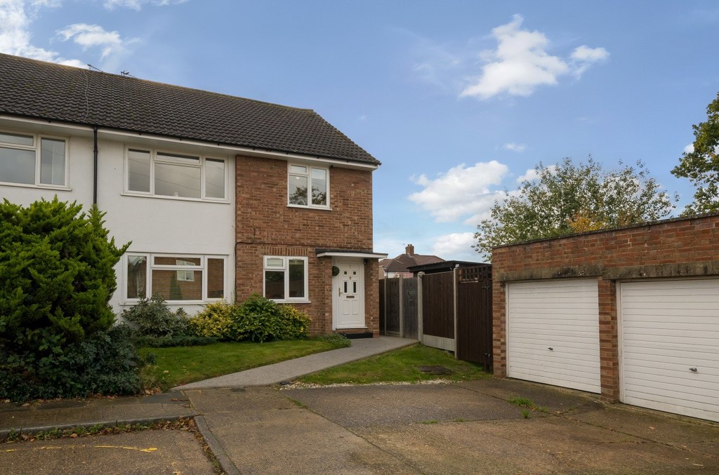 2 bed ground floor maisonette for sale in Esher Close, Bexley  - Property Image 1