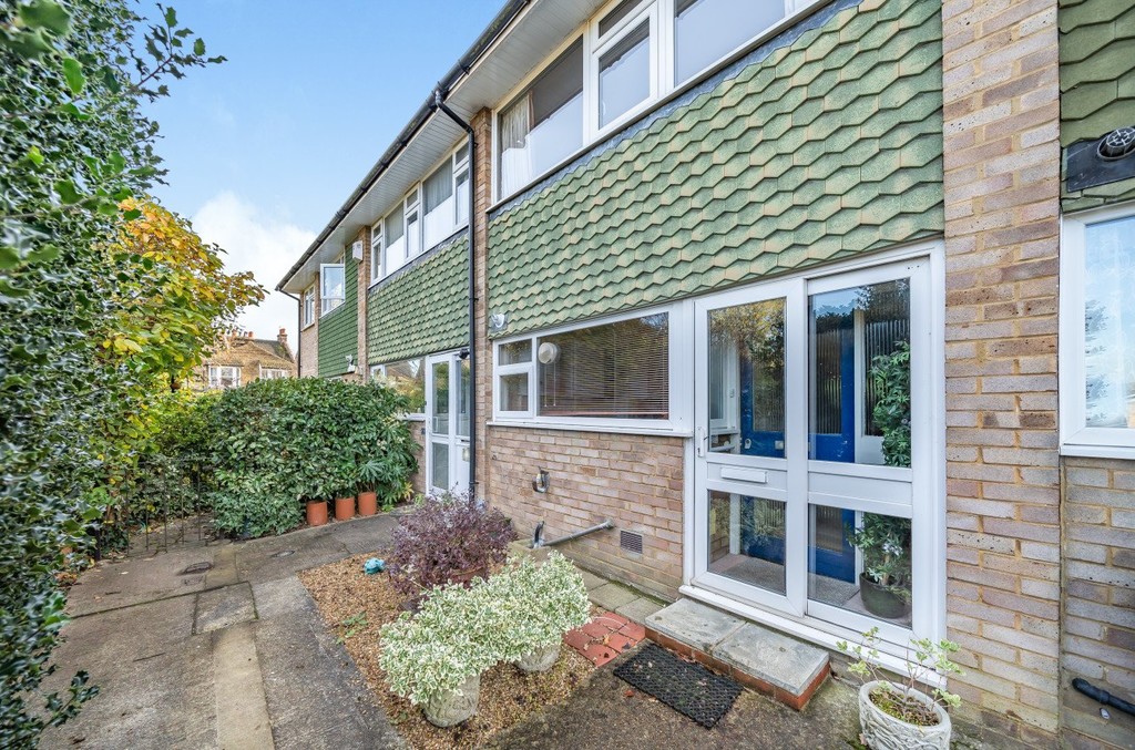 2 bed terraced house for sale in Neville Close, Sidcup - Property Image 1