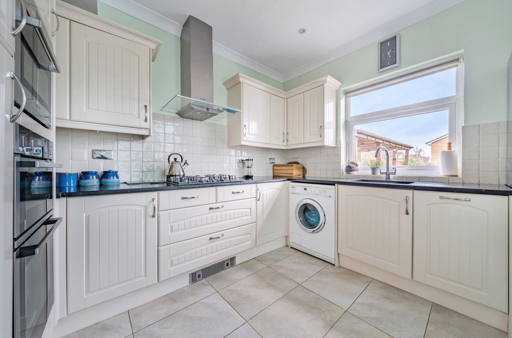 3 bed semi-detached house for sale in Old Farm Avenue, Sidcup  - Property Image 11