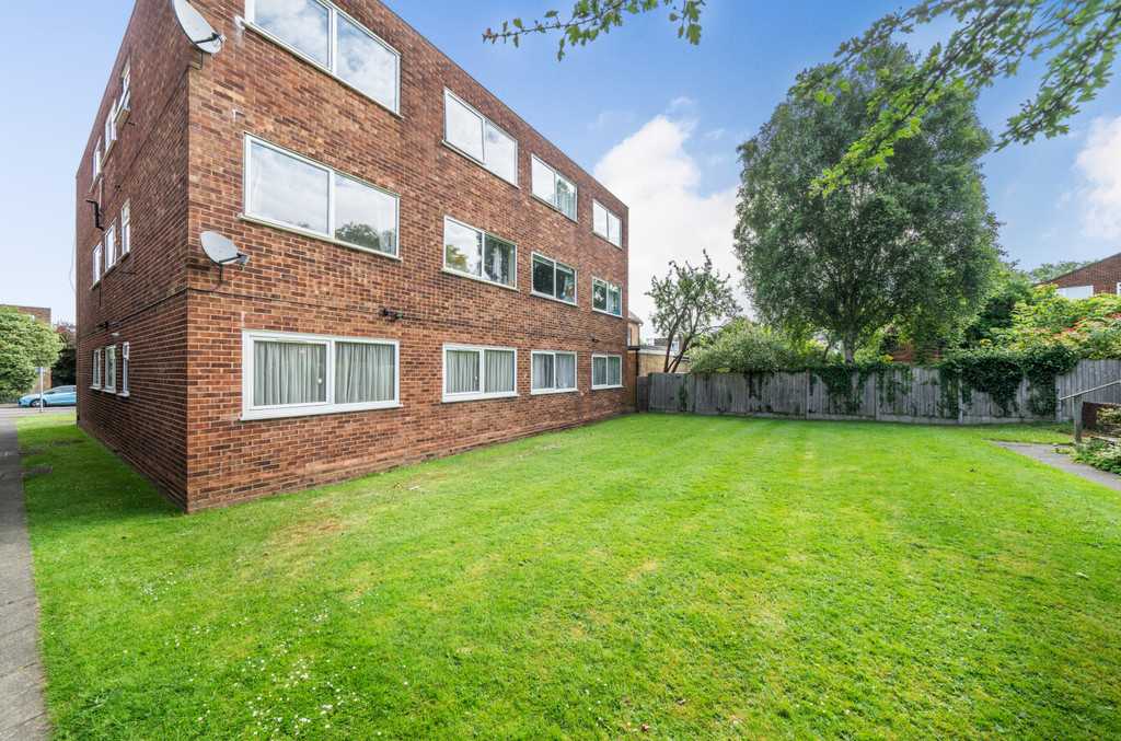 2 bed ground floor flat for sale in The Park, Sidcup  - Property Image 13