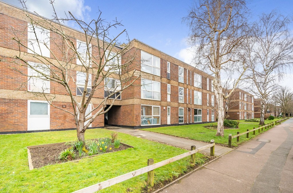 2 bed flat for sale in Longlands Road, Sidcup  - Property Image 1