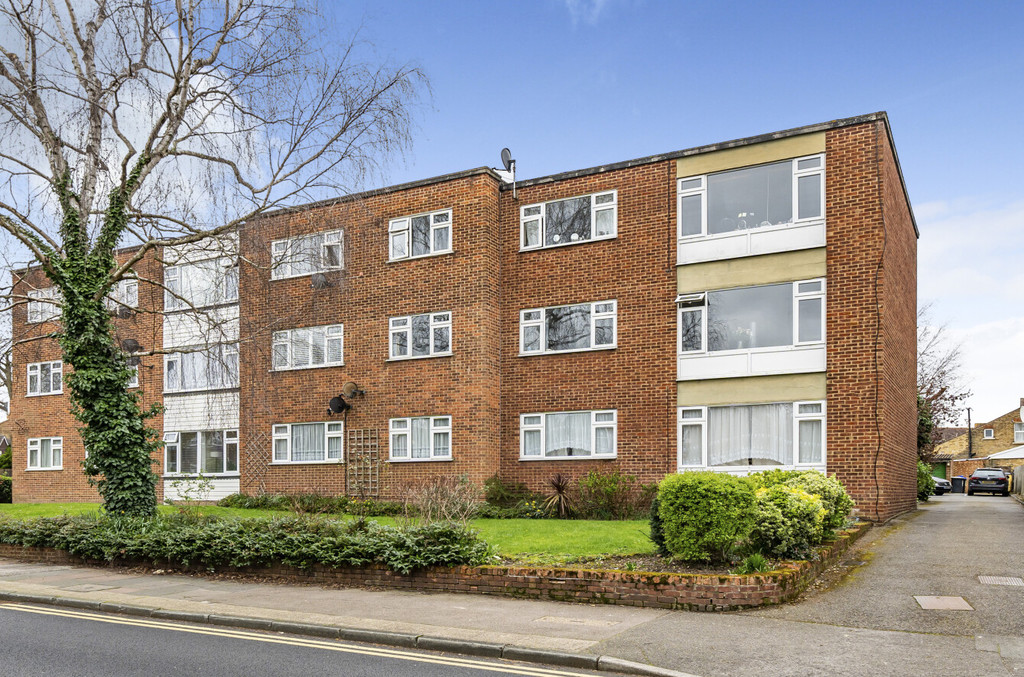 2 bed flat for sale in Lansdown Road, Sidcup  - Property Image 1