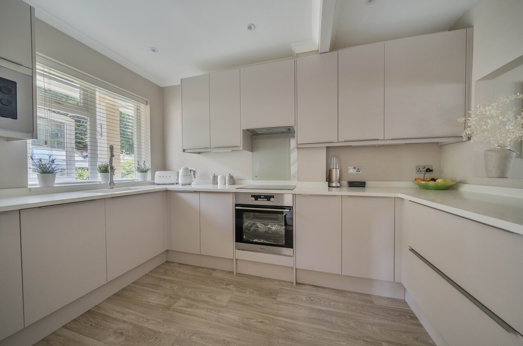 2 bed maisonette for sale in Manor Road, Sidcup, DA15 7HU  - Property Image 3