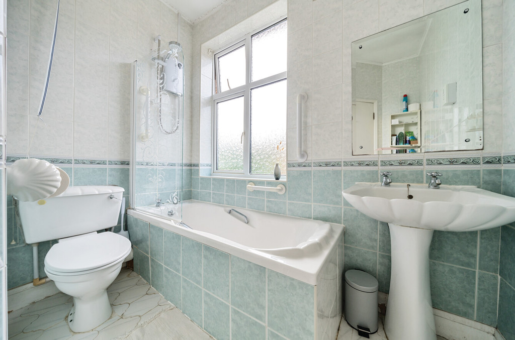 4 bed semi-detached house for sale in Burnt Oak Lane, Sidcup  - Property Image 11