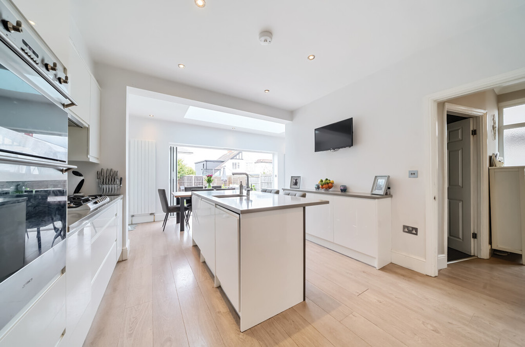4 bed semi-detached house for sale in Chatsworth Avenue, Sidcup  - Property Image 10