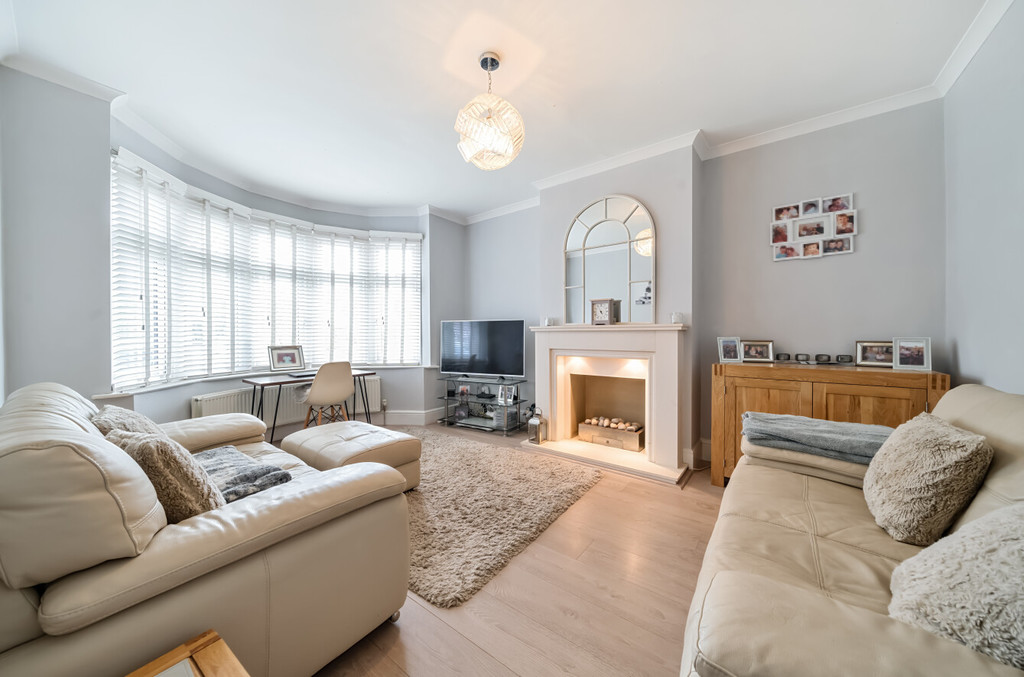 4 bed semi-detached house for sale in Chatsworth Avenue, Sidcup  - Property Image 2