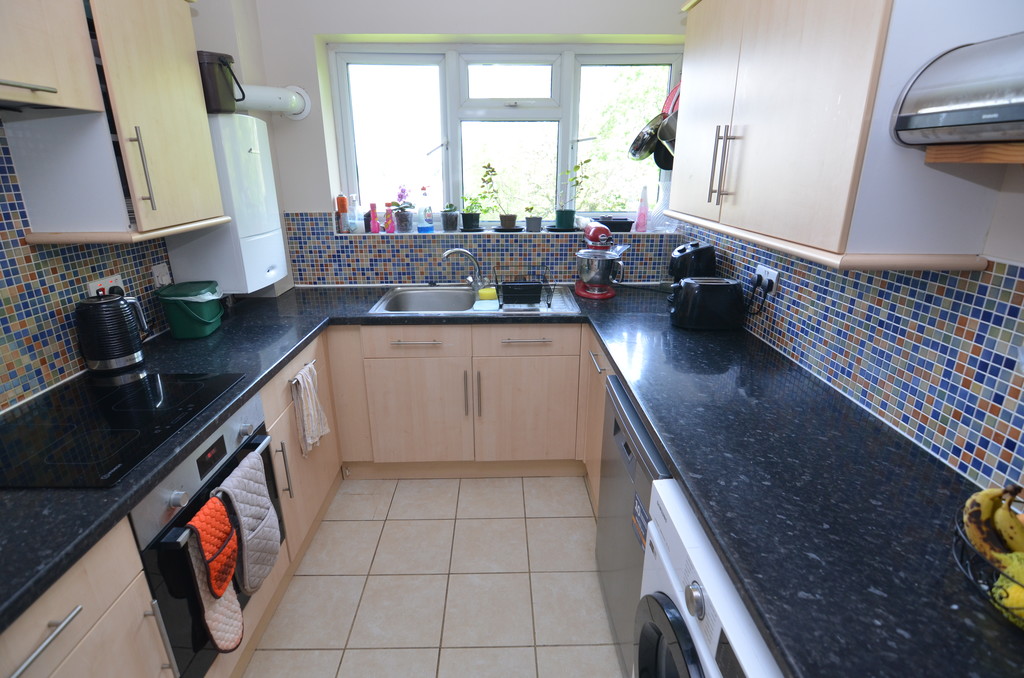 2 bed flat to rent in Lansdown Road, Sidcup  - Property Image 3