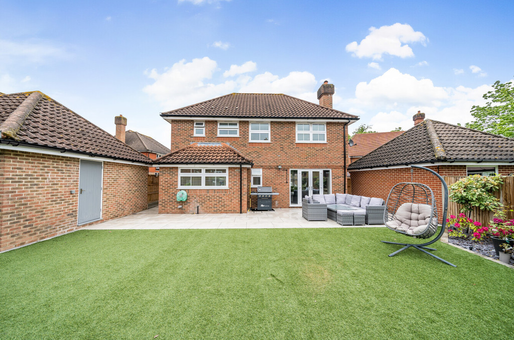 4 bed detached house for sale in Marrabon Close, Sidcup  - Property Image 13