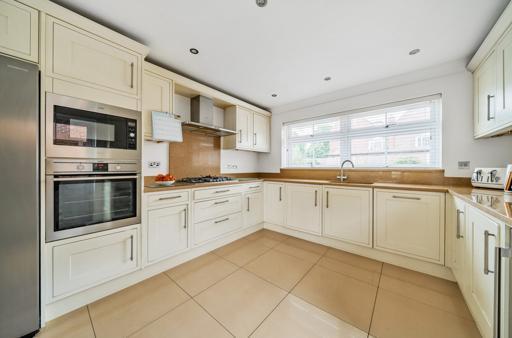 4 bed detached house for sale in Marrabon Close, Sidcup  - Property Image 4