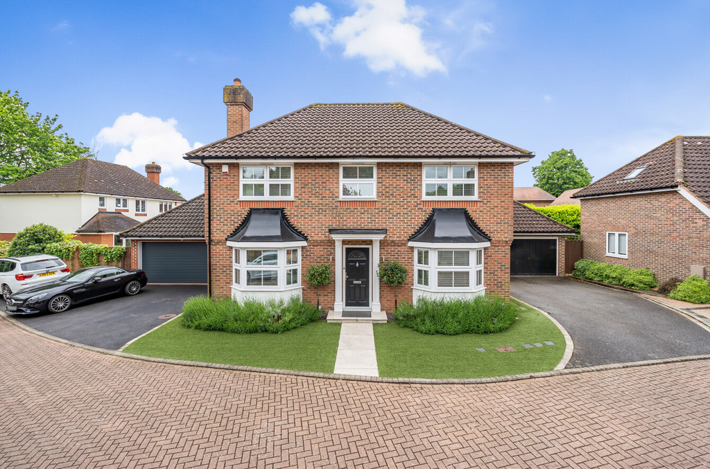 4 bed detached house for sale in Marrabon Close, Sidcup  - Property Image 1