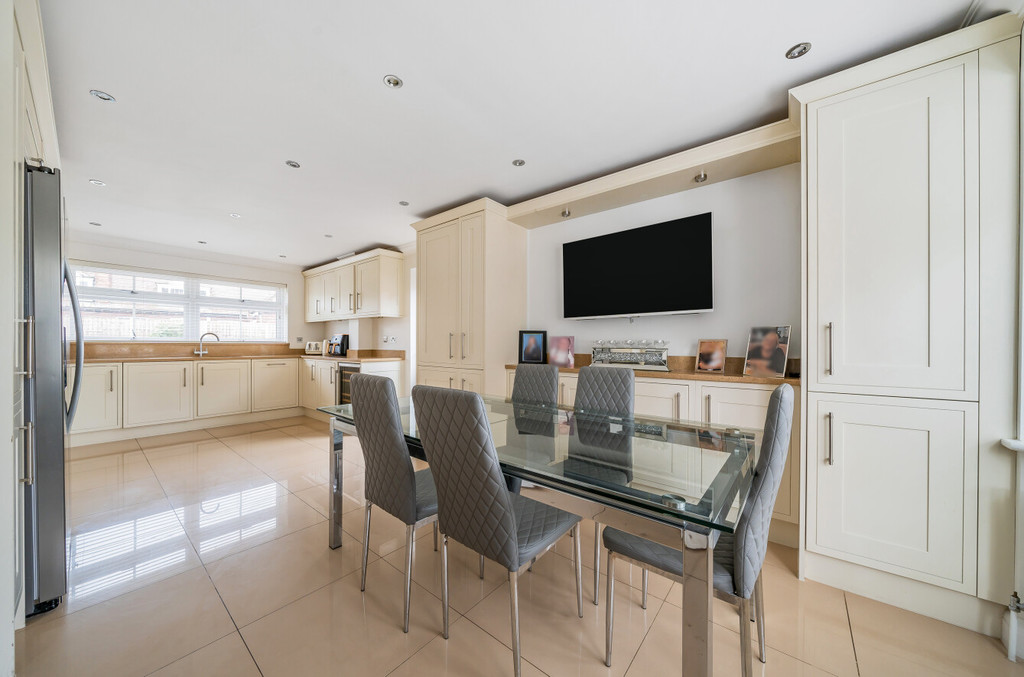 4 bed detached house for sale in Marrabon Close, Sidcup  - Property Image 3