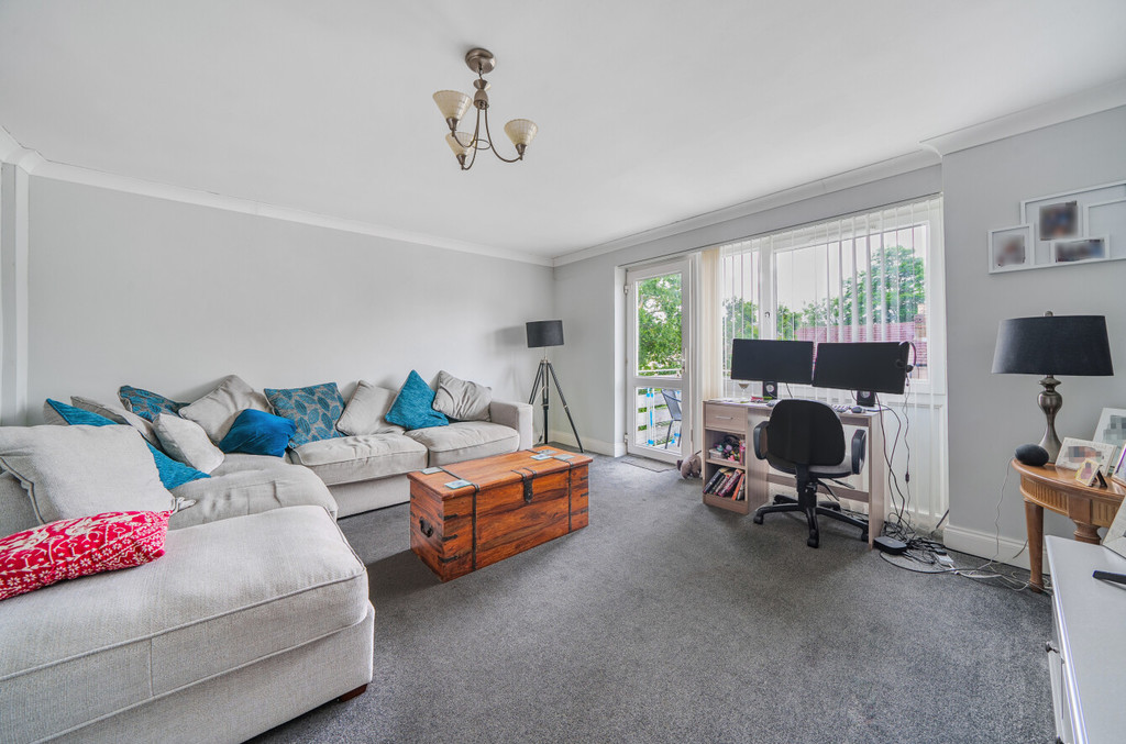 2 bed flat for sale in Hatherley Crescent, Sidcup  - Property Image 2