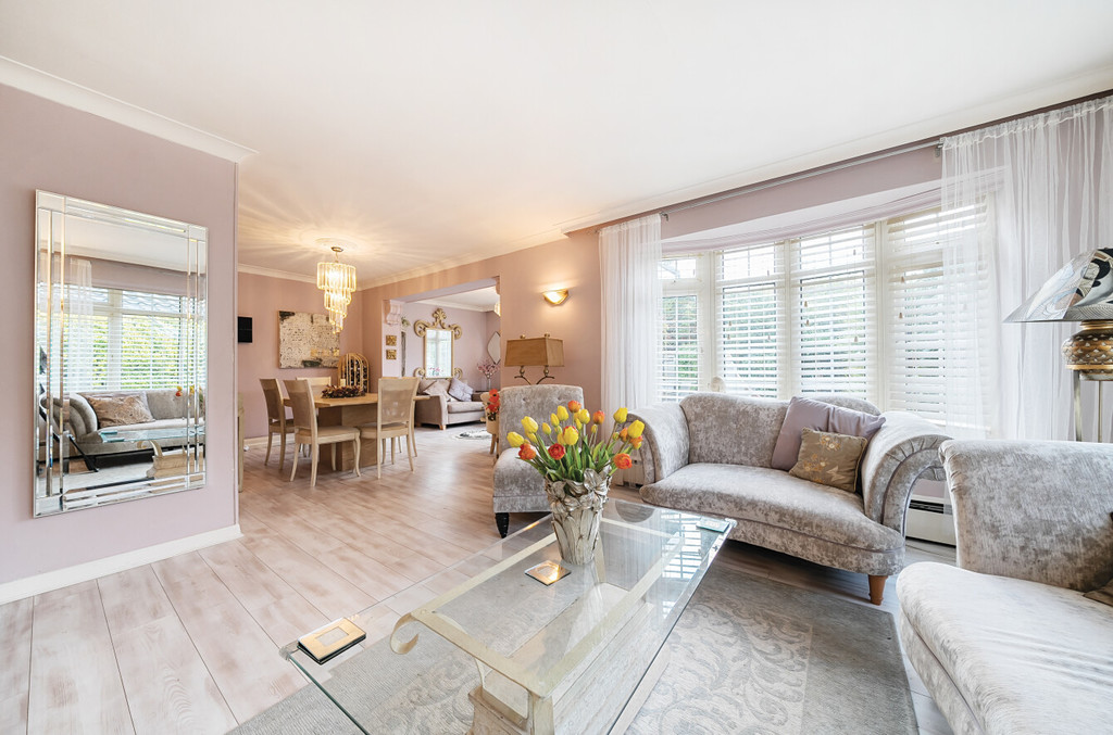 3 bed detached bungalow for sale in Oakley Park, Bexley  - Property Image 2