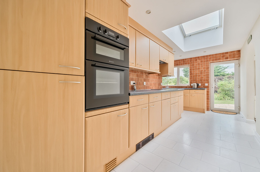 4 bed semi-detached house for sale in Lewis Road, Sidcup  - Property Image 4