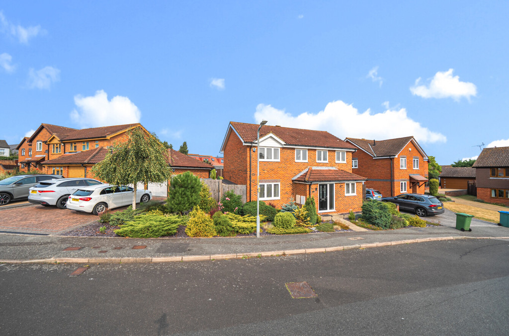 4 bed detached house for sale in Selah Drive, Swanley  - Property Image 1