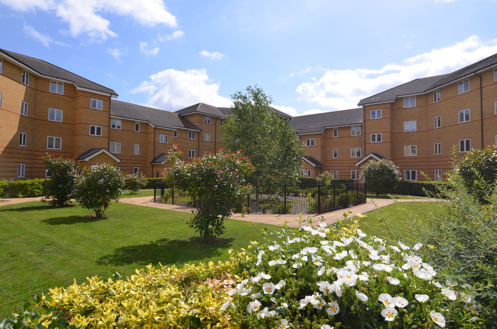 2 bed apartment to rent in Stanley Close, London  - Property Image 10