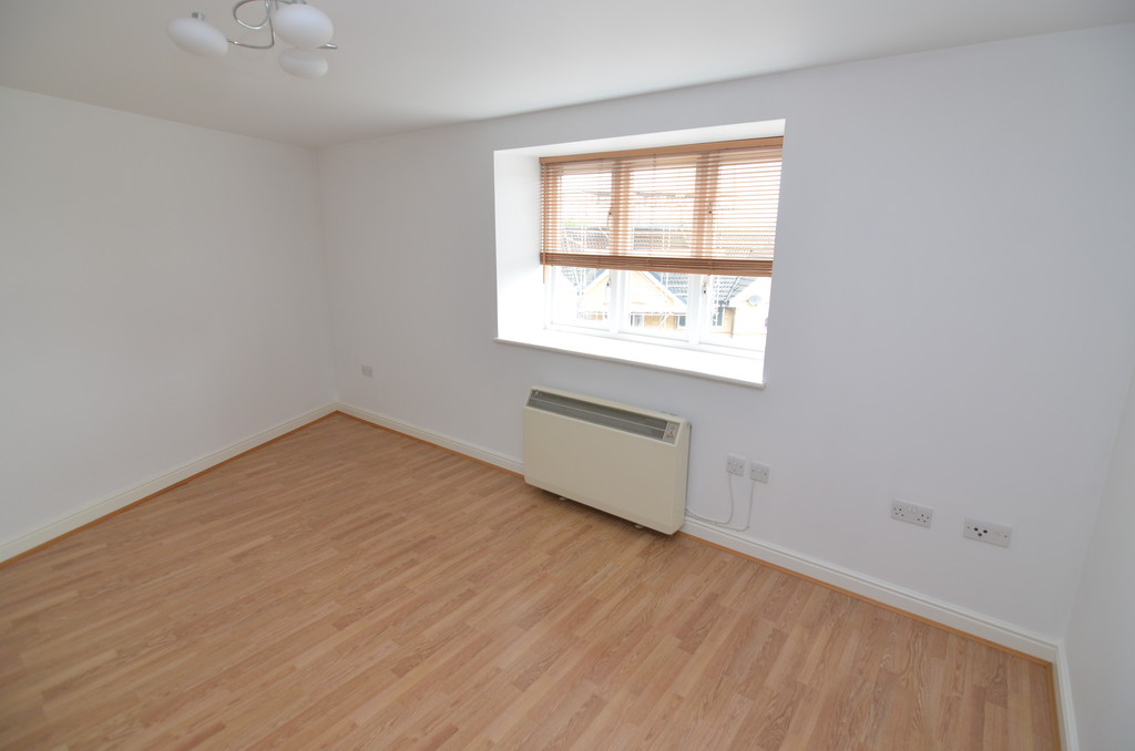 2 bed apartment to rent in Stanley Close, London  - Property Image 3