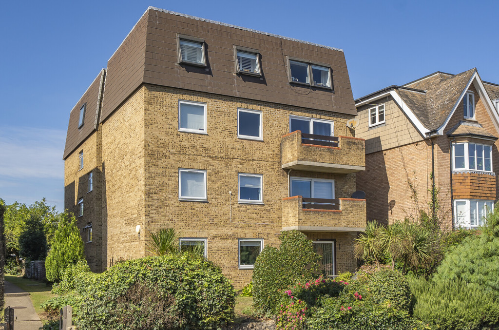 2 bed flat for sale in Station Road, Sidcup  - Property Image 1