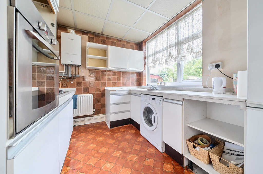 3 bed semi-detached house for sale in Montrose Avenue, Sidcup  - Property Image 6