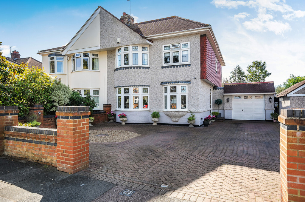 5 bed semi-detached house for sale in Cavendish Avenue, Sidcup  - Property Image 1