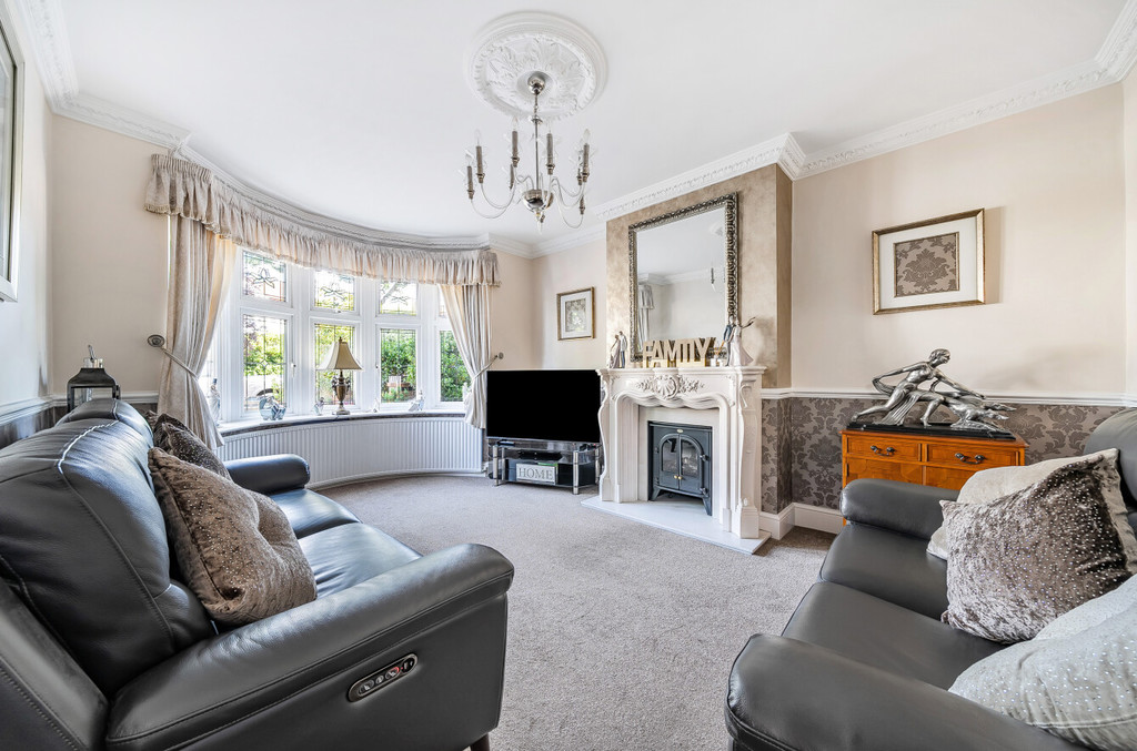 5 bed semi-detached house for sale in Cavendish Avenue, Sidcup  - Property Image 2