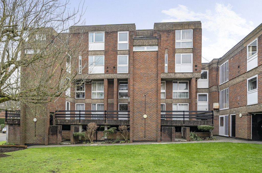 2 bed flat for sale in Manor Road, Sidcup  - Property Image 1