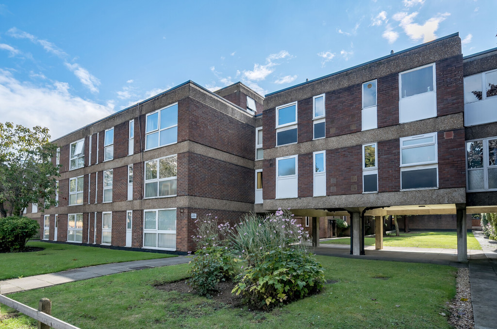 2 bed flat for sale in Longlands Road, Sidcup  - Property Image 1