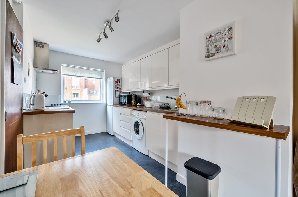 2 bed flat for sale in Longlands Road, Sidcup  - Property Image 4