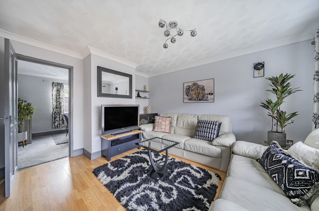 3 bed semi-detached house for sale in Gattons Way, Sidcup  - Property Image 2