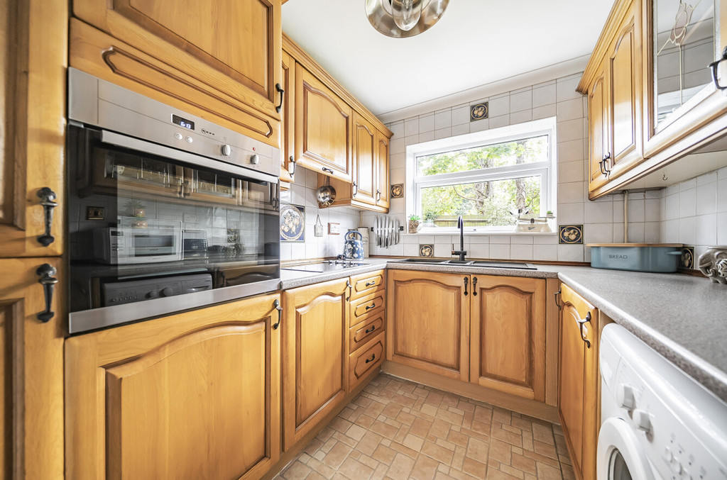 3 bed semi-detached house for sale in Gattons Way, Sidcup  - Property Image 5