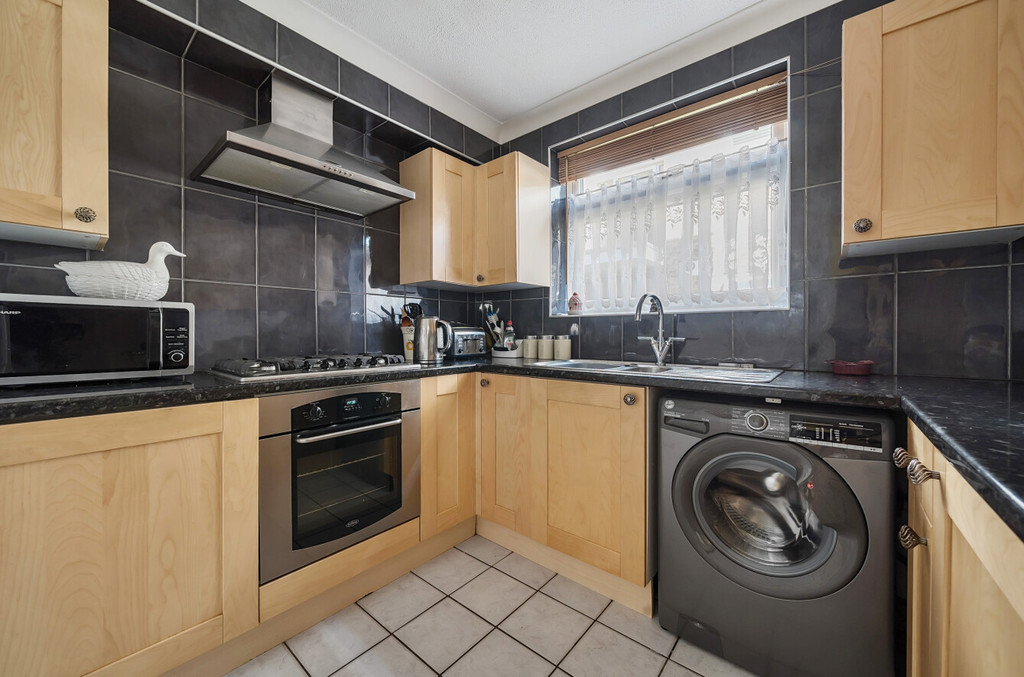 2 bed flat for sale in The Park, Sidcup  - Property Image 3