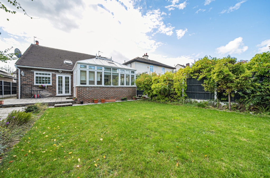 3 bed detached bungalow for sale in Old Farm Avenue, Sidcup  - Property Image 14