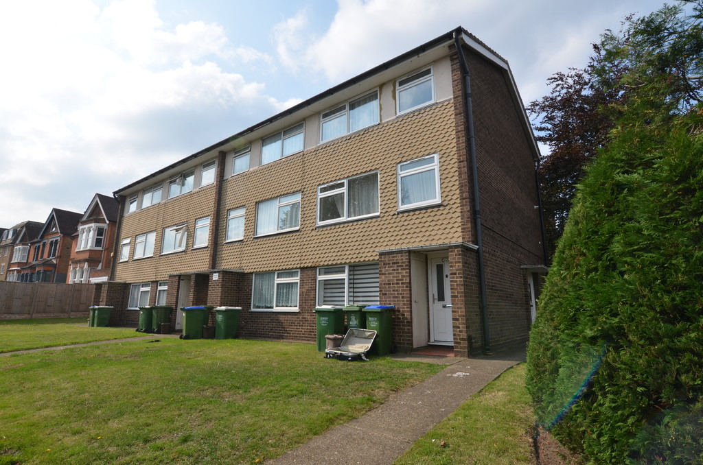 2 bed ground floor flat to rent in Station Road, Sidcup  - Property Image 1