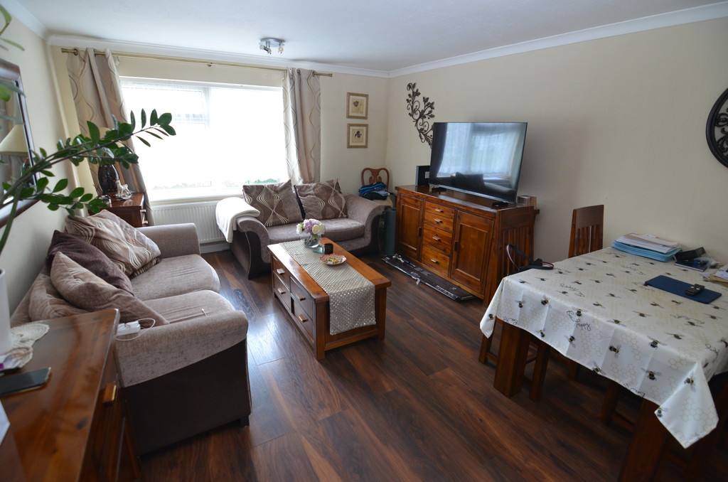 2 bed ground floor flat to rent in Station Road, Sidcup  - Property Image 2