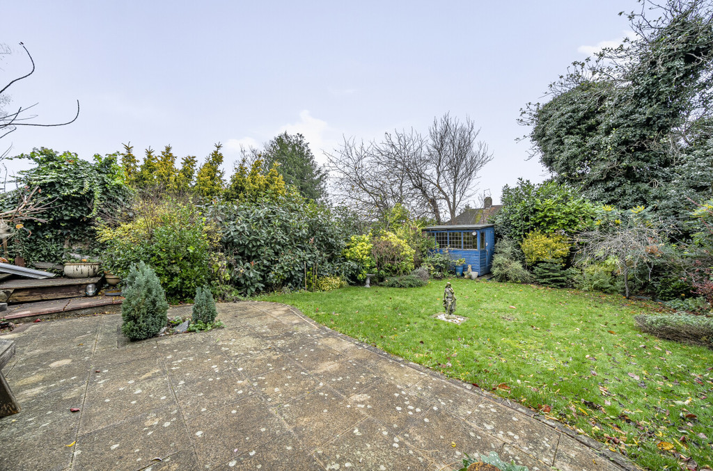 3 bed semi-detached bungalow for sale in Longmead Drive, Sidcup  - Property Image 12