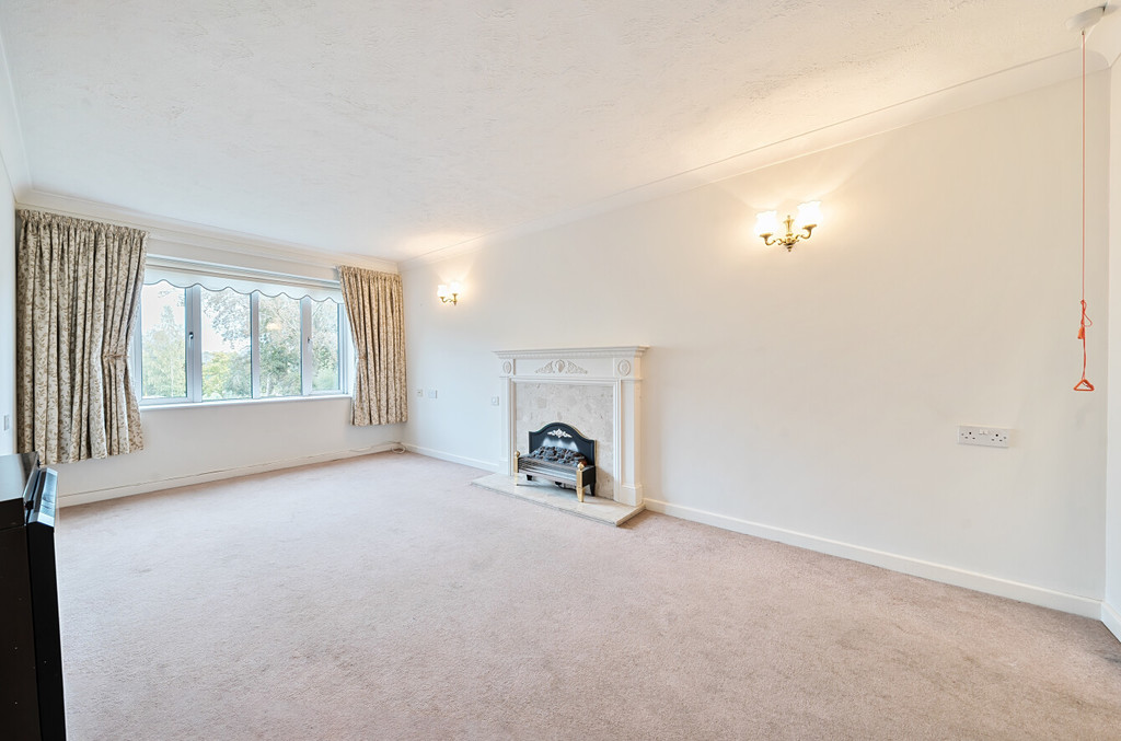 2 bed flat for sale in Lansdown Road, Sidcup  - Property Image 2