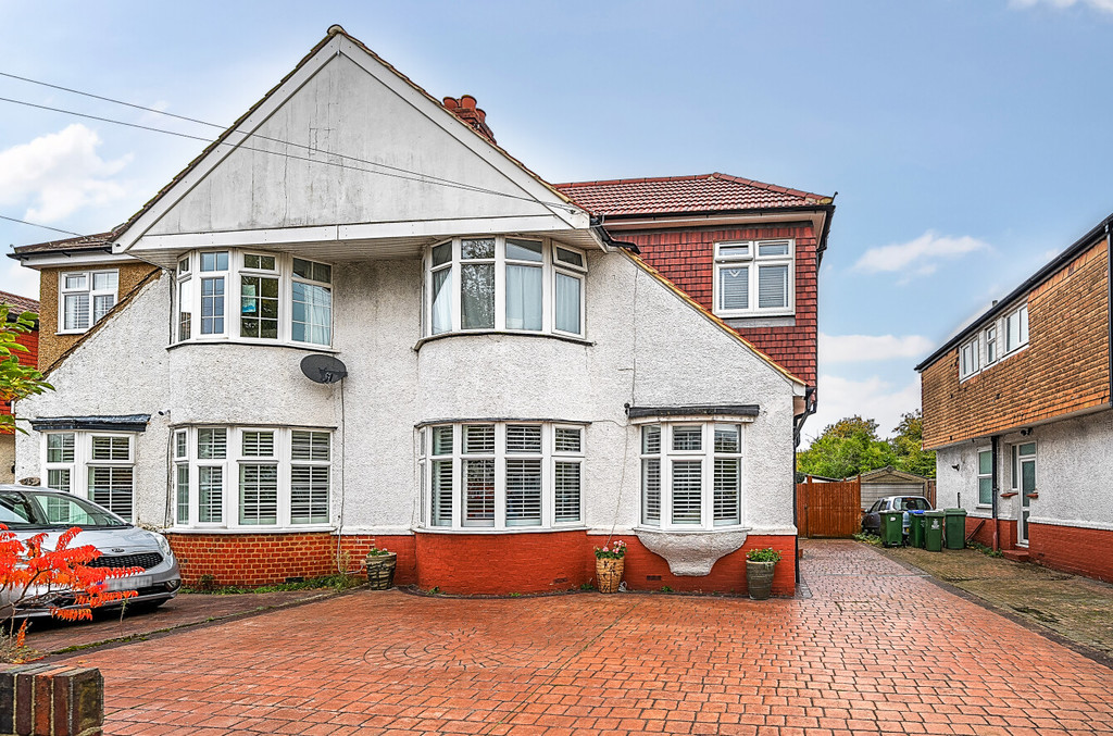 5 bed semi-detached house for sale in Hurst Road, Sidcup  - Property Image 1