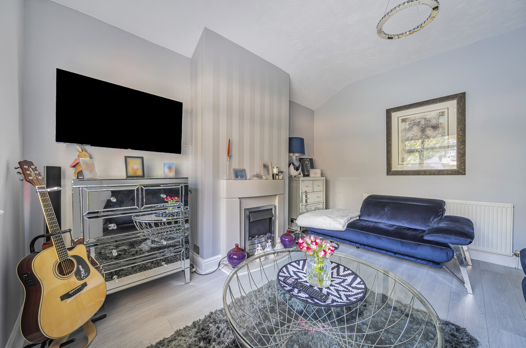 2 bed detached bungalow for sale in Old Farm Road East, Sidcup  - Property Image 7