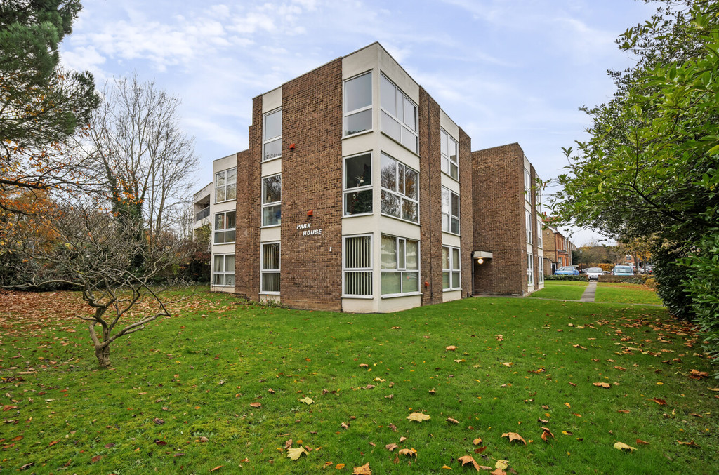 2 bed flat for sale in Chislehurst Road, Sidcup  - Property Image 1