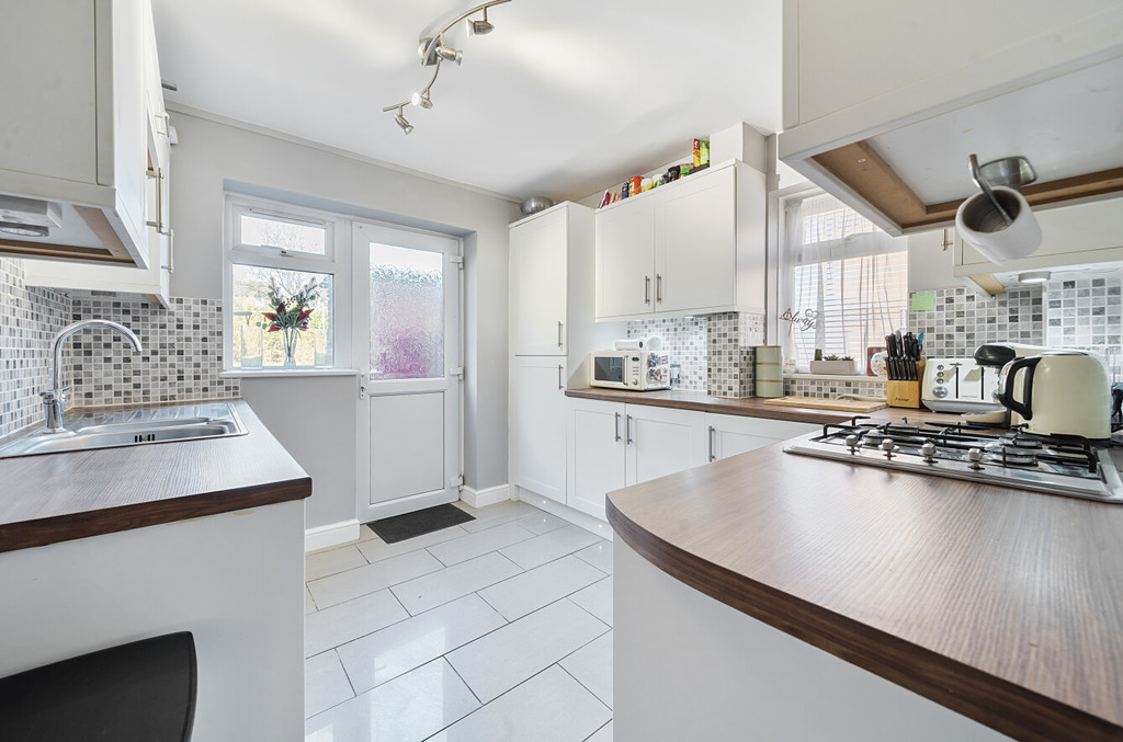 2 bed ground floor maisonette for sale in St Andrews Road, Sidcup  - Property Image 3