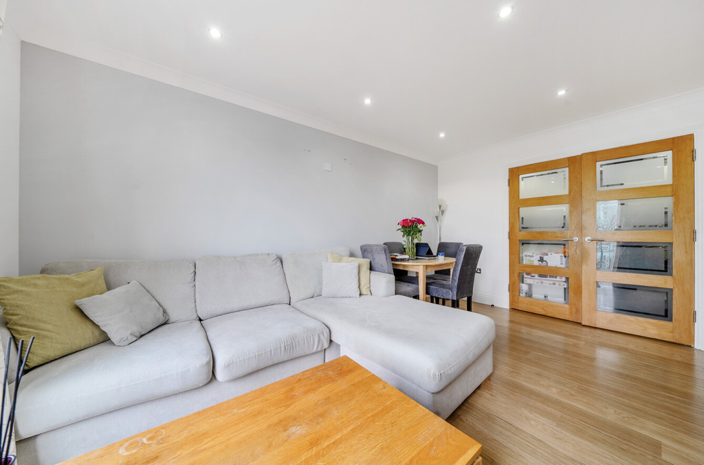 1 bed flat for sale in Maylands Drive, Sidcup  - Property Image 2