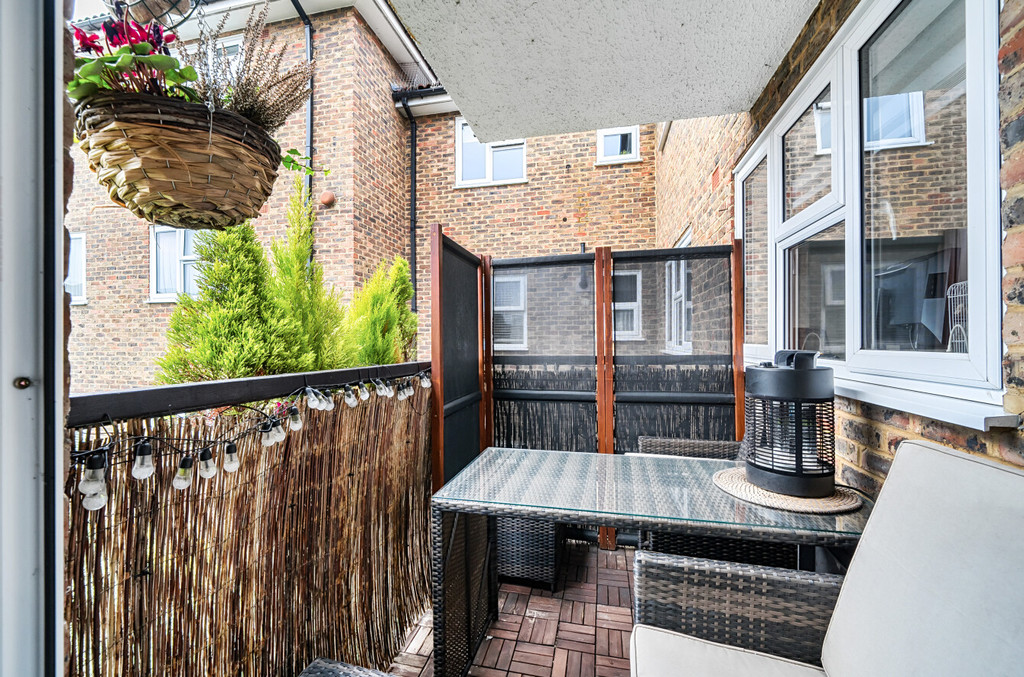 2 bed apartment for sale in Station Road, Sidcup  - Property Image 3